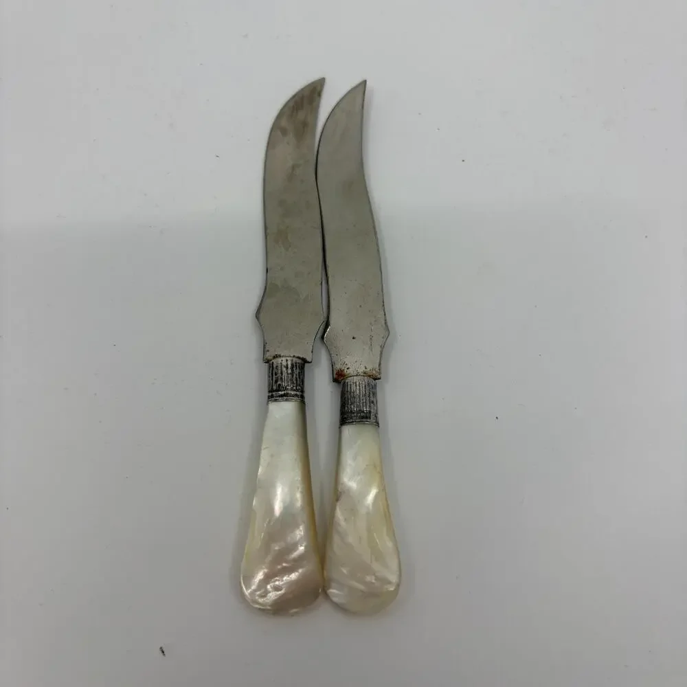 Vintage Mother Of Pearl Style Handle Butter Knives Lot Of 2 Curved Spreaders